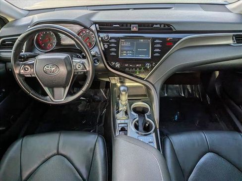 Used 2018 Toyota Camry XSE FWD image 16