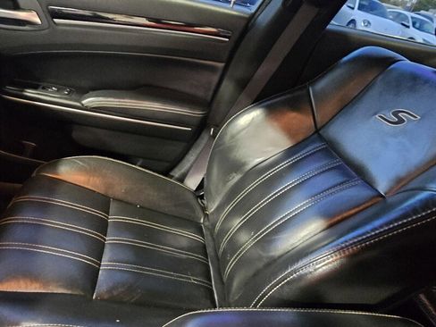 Used 2019 Chrysler 300 S image 22