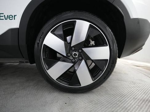 Used 2023 Volvo XC40 Recharge Plus w/ Protection Package Premier AWD/4WD image 9
