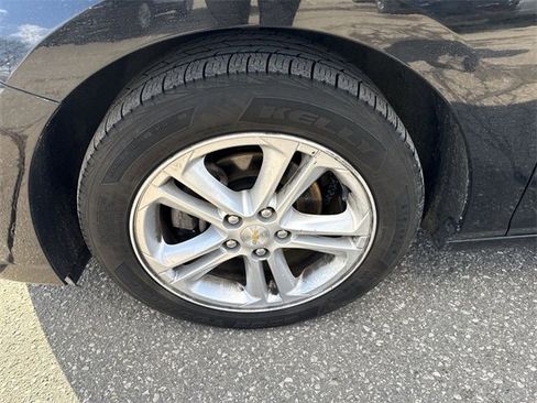 Used 2017 Chevrolet Cruze LT w/ Convenience Package image 7