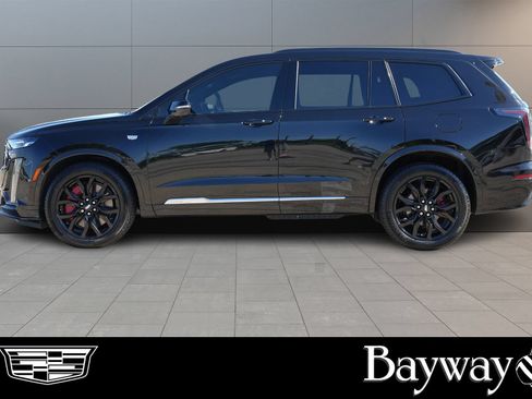 Certified 2025 Cadillac XT6 Sport w/ Technology Package AWD/4WD image 5