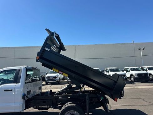 New 2025 Ford F550 4x4 Regular Cab Super Duty image 9