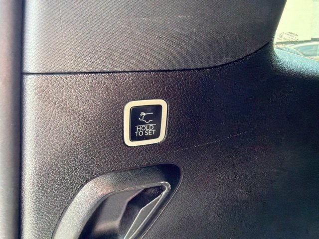 Used 2024 Jeep Wagoneer Series II AWD/4WD image 31