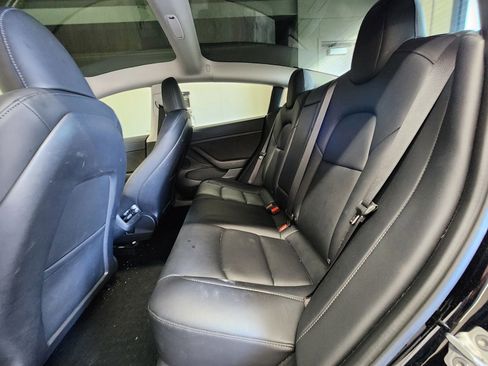 Used 2023 Tesla Model 3 Standard Range image 19