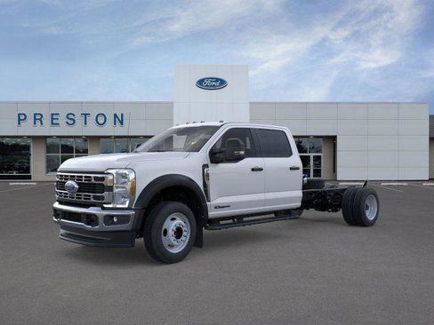New 2026 Ford F550 4x4 Crew Cab image 2