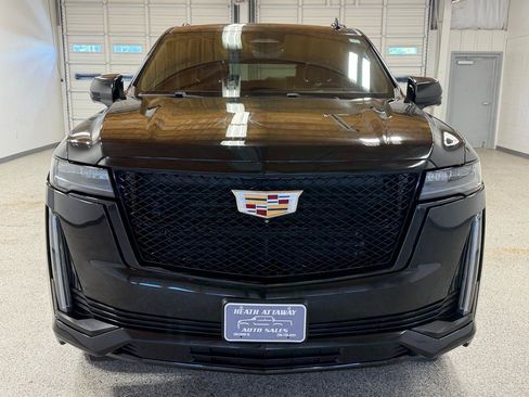 Used 2023 Cadillac Escalade ESV Sport AWD/4WD image 7