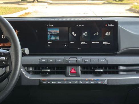 Used 2025 Kia K4 FWD image 17