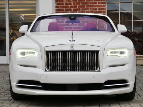 Used 2017 Rolls-Royce Dawn image 5