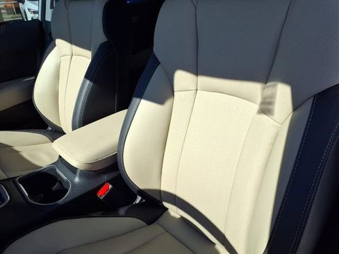 Certified 2025 Subaru Outback Limited image 7