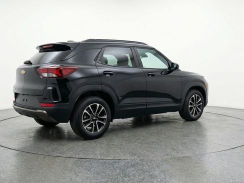 Used 2025 Chevrolet TrailBlazer LT image 9