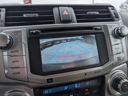 Used 2015 Toyota 4Runner Limited image 18