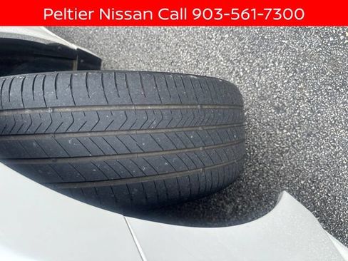 Certified 2020 Nissan Maxima Platinum w/ Reserve Package FWD image 9