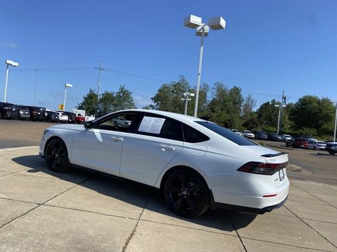 Used 2023 Honda Accord Sport image 8