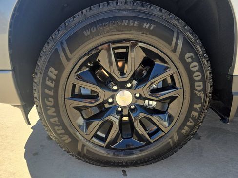 Used 2023 Chevrolet Silverado 1500 Custom AWD/4WD image 34