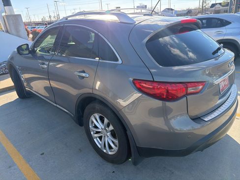 Used 2014 INFINITI QX70 Base w/ Premium Package image 4