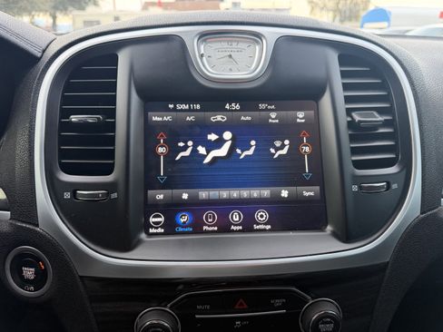 Used 2020 Chrysler 300 Touring image 15