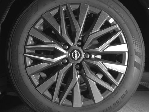 Used 2025 Nissan Altima 2.5 SV image 14