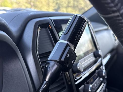 Certified 2024 Nissan Titan SV w/ SV Bronze Edition Package image 39