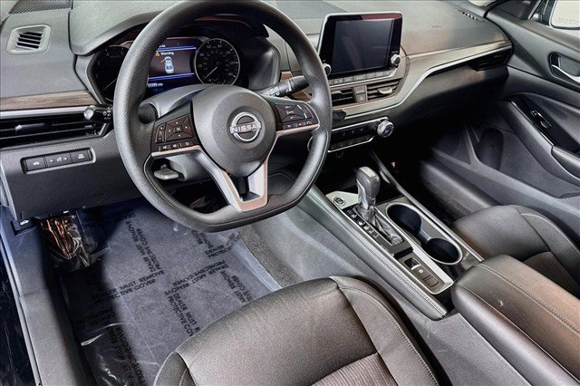 Used 2023 Nissan Altima 2.5 SV AWD/4WD image 9