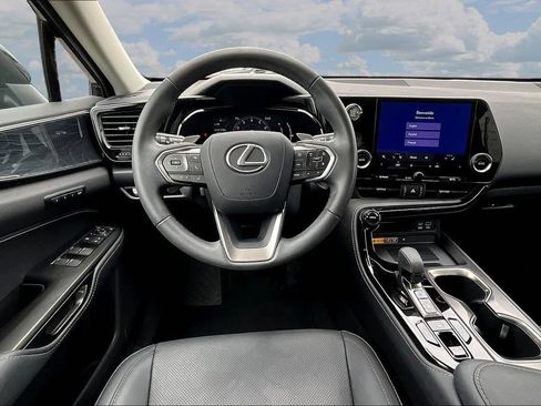 Used 2024 Lexus NX 250 FWD image 8