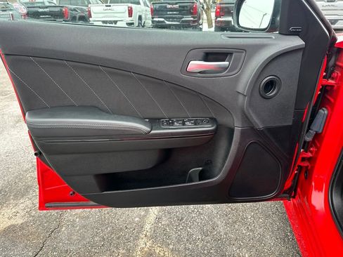 Used 2023 Dodge Charger R/T w/ Harman/Kardon Audio Group image 10