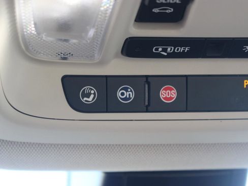 Used 2021 GMC Acadia Denali w/ Denali Technology Package image 33