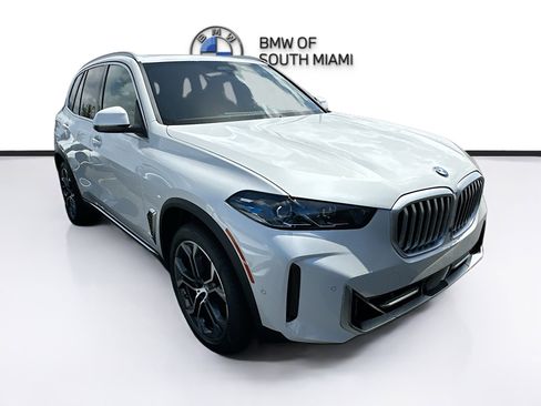 New 2026 BMW X5 sDrive40i w/ Premium Package RWD image 1