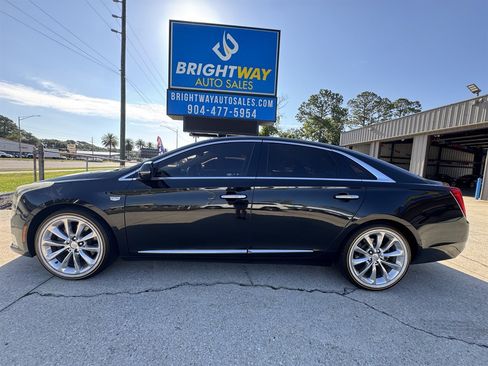Used 2019 Cadillac XTS Luxury FWD image 2