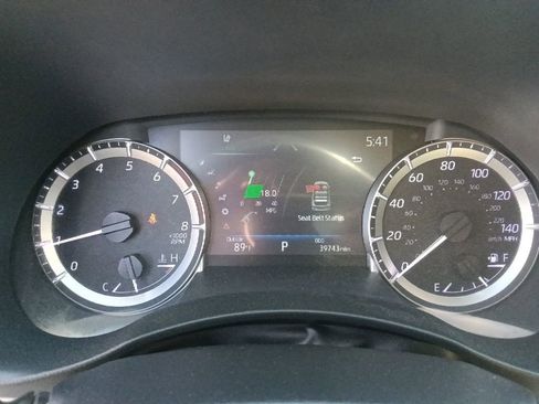 Used 2023 Toyota Highlander XLE FWD image 20