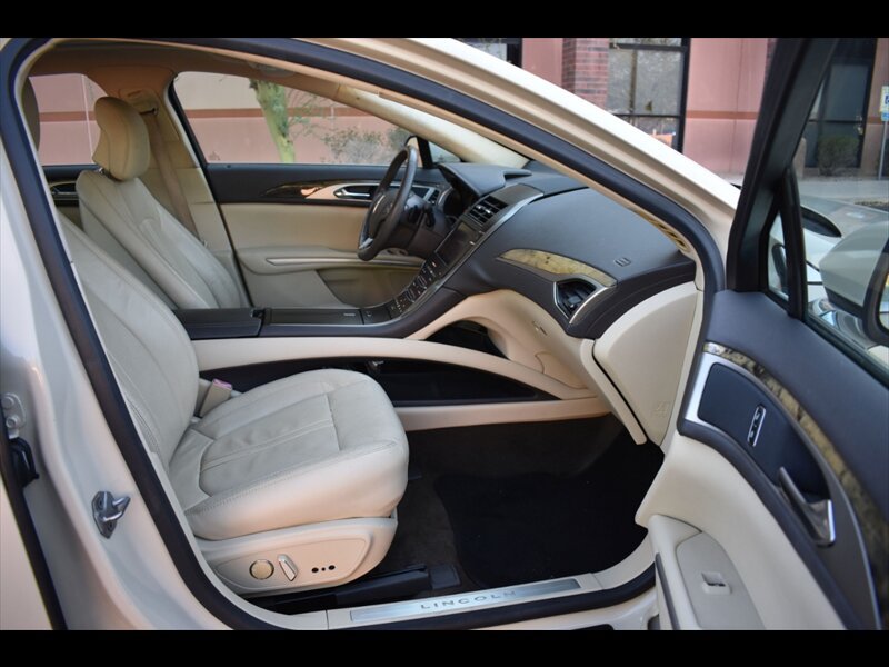 Used 2014 Lincoln MKZ w/ Equipment Group 102A Reserve FWD image 32