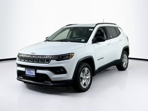 Used 2022 Jeep Compass Latitude w/ Convenience Group AWD/4WD image 1