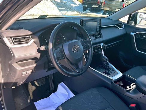 Used 2021 Toyota RAV4 XLE image 8