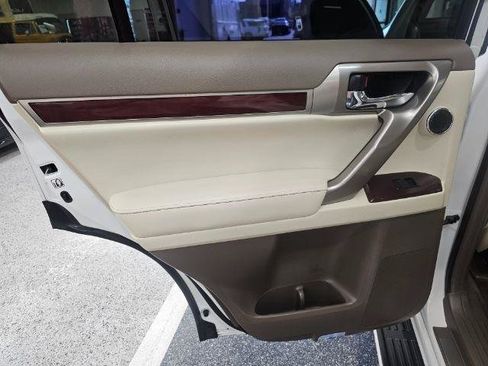 Used 2019 Lexus GX 460 Luxury AWD/4WD image 28