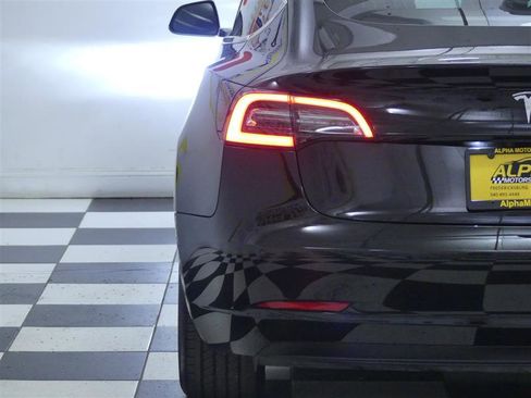 Used 2020 Tesla Model 3 Standard Range Plus RWD image 26