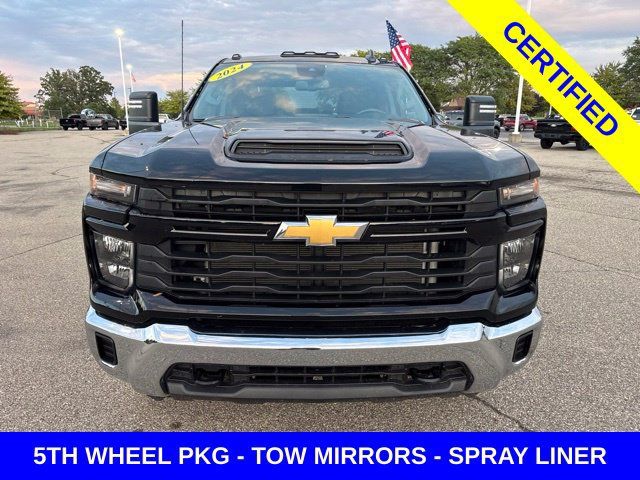 Used 2024 Chevrolet Silverado 3500 W/T AWD/4WD image 14