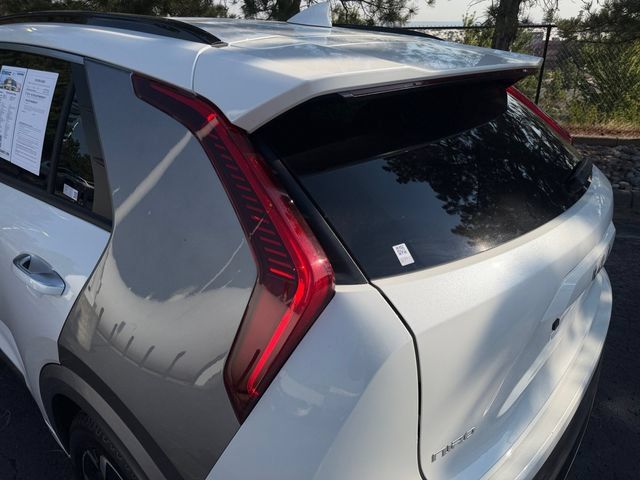 Used 2023 Kia Niro Wave w/ Wave Preserve Package FWD image 37