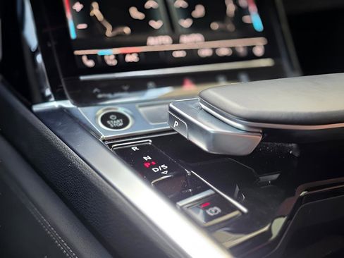 Used 2022 Audi e-tron Premium Plus AWD/4WD image 35
