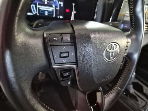 Used 2025 Toyota Camry SE FWD image 19