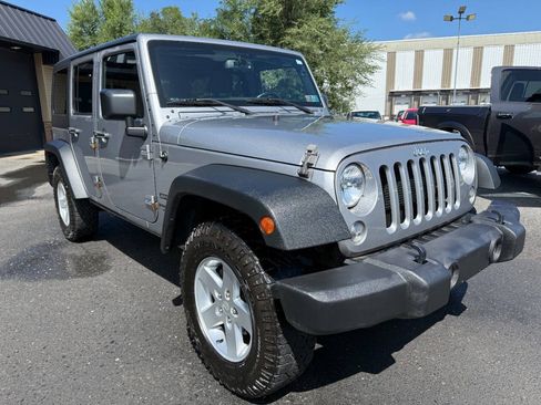 Used 2015 Jeep Wrangler Unlimited Sport w/ Quick Order Package 24S AWD/4WD image 3