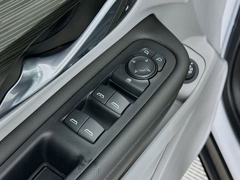 Used 2023 GMC Terrain SLT image 23