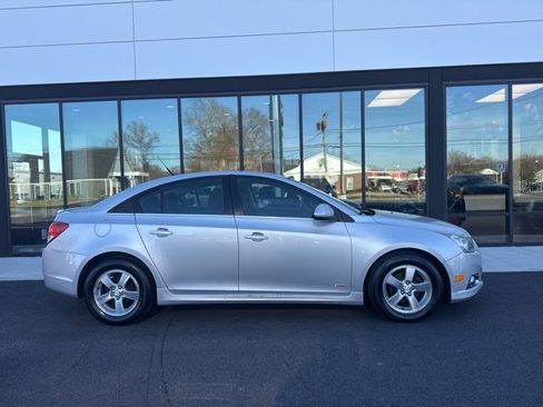 Used 2013 Chevrolet Cruze LT w/ RS Package image 2