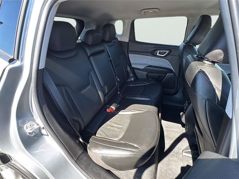 Certified 2022 Jeep Compass Latitude AWD/4WD image 22