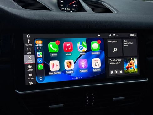 Used 2020 Porsche Cayenne S w/ Premium Package image 35