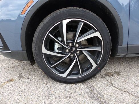 Used 2025 Lincoln Corsair Reserve w/ Equipment Group 202A FWD image 13