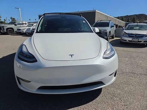 Used 2021 Tesla Model Y Long Range AWD/4WD image 8