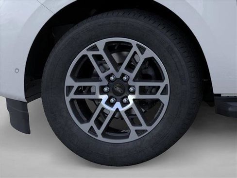 New 2025 Ford Expedition Active image 19