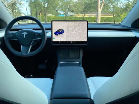 Used 2023 Tesla Model Y Long Range image 23