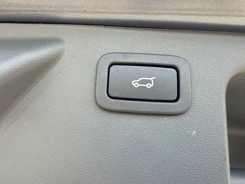 Used 2019 Land Rover Discovery Sport HSE image 25