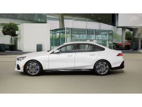 New 2026 BMW 530i image 4