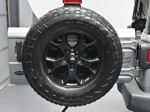 Used 2021 Jeep Wrangler Unlimited Sport AWD/4WD image 32